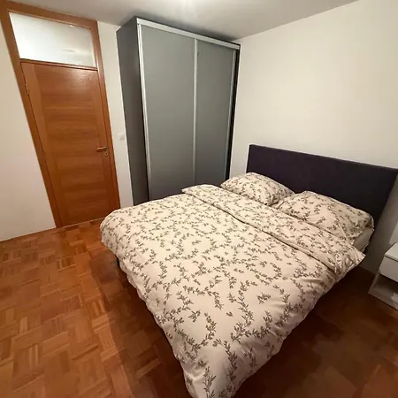 Dbr 2 Dobrinja -free Garage Appartement *