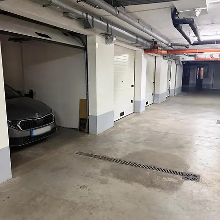 Dbr 2 Dobrinja -free Garage *
